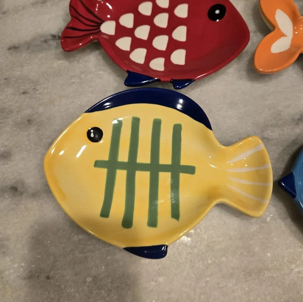 Colorful Fish‑Shaped Ceramic Dishes – Set of 4